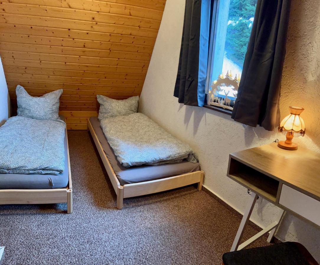Urige Berghuette Mit Kamin Und Sauna Im Erzgebirge Nahe Schwarzwassertal Pobershau ภายนอก รูปภาพ
