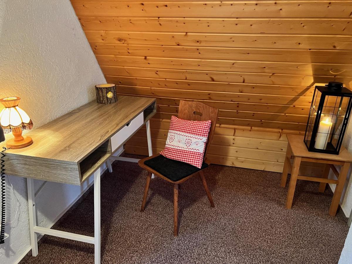 Urige Berghuette Mit Kamin Und Sauna Im Erzgebirge Nahe Schwarzwassertal Pobershau ภายนอก รูปภาพ